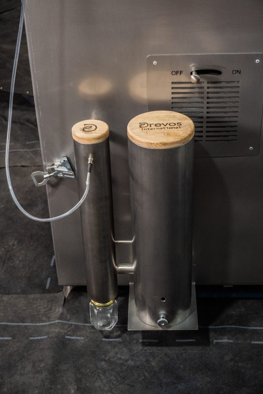 Externer Rauchgenerator des Drevos Räucherofens