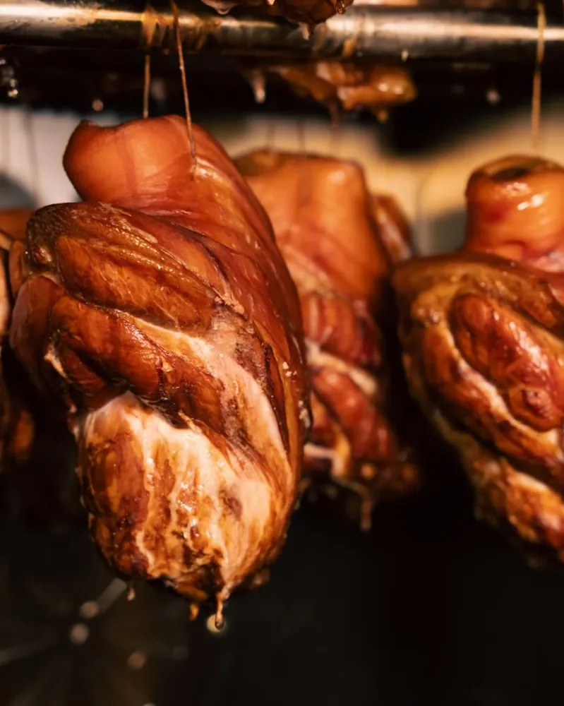 Goldbraunes Schweinefleisch